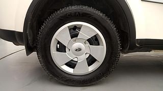 Used 2016 Mahindra XUV500 [2015-2018] W6 AT Diesel Automatic tyres RIGHT REAR TYRE RIM VIEW
