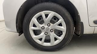 Used 2017 Hyundai Grand i10 [2017-2020] Magna 1.2 Kappa VTVT Petrol Manual tyres LEFT FRONT TYRE RIM VIEW