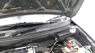 Used 2017 Maruti Suzuki Alto 800 [2016-2019] Vxi Petrol Manual engine ENGINE LEFT SIDE HINGE & APRON VIEW