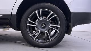 Used 2019 Mahindra Marazzo M8 Diesel Manual tyres LEFT REAR TYRE RIM VIEW