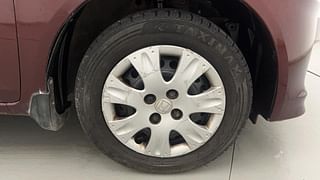 Used 2014 Honda Amaze [2013-2016] 1.2 S i-VTEC Petrol Manual tyres RIGHT FRONT TYRE RIM VIEW