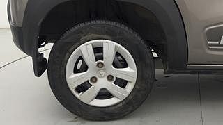 Used 2019 Renault Kwid [2015-2019] 1.0 RXT AMT Opt Petrol Automatic tyres RIGHT REAR TYRE RIM VIEW