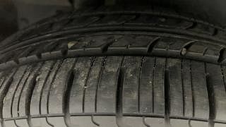 Used 2015 Maruti Suzuki Ertiga [2015-2018] Vxi CNG Petrol+cng Manual tyres RIGHT REAR TYRE TREAD VIEW