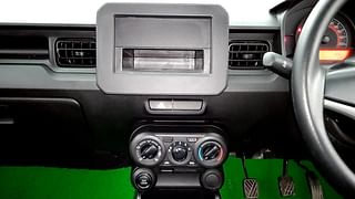 Used 2021 Maruti Suzuki Ignis [2017-2020] Sigma MT Petrol Petrol Manual interior MUSIC SYSTEM & AC CONTROL VIEW