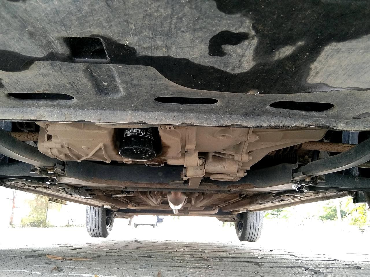 Used 2022 Renault Kiger RXE MT Petrol Manual extra FRONT LEFT UNDERBODY VIEW