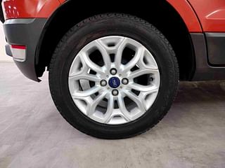 Used 2014 Ford EcoSport [2013-2015] Titanium 1.5L TDCi (Opt) Diesel Manual tyres RIGHT REAR TYRE RIM VIEW