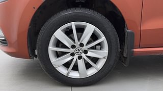 Used 2015 Volkswagen Polo [2015-2019] Highline1.2L (P) Petrol Manual tyres LEFT FRONT TYRE RIM VIEW