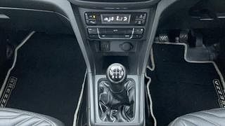 Used 2017 Maruti Suzuki Vitara Brezza [2016-2020] ZDI PLUS Dual Tone Diesel Manual interior GEAR  KNOB VIEW