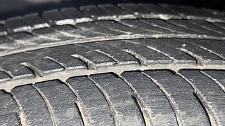 Used 2019 Maruti Suzuki Wagon R 1.0 [2019-2022] VXI (O) Petrol Manual tyres RIGHT FRONT TYRE TREAD VIEW