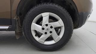 Used 2013 Renault Duster [2012-2015] 110 PS RxZ 4x2 MT Diesel Manual tyres RIGHT FRONT TYRE RIM VIEW