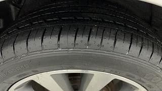 Used 2016 Hyundai Fluidic Verna 4S [2015-2018] 1.6 VTVT SX AT Petrol Automatic tyres RIGHT REAR TYRE TREAD VIEW