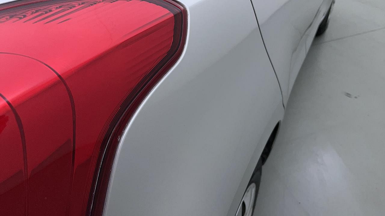 Used 2022 Maruti Suzuki Swift VXI Petrol Manual dents MINOR DENT