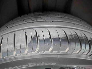 Used 2023 null Petrol Automatic tyres RIGHT REAR TYRE TREAD VIEW