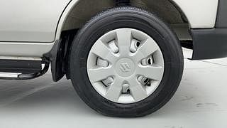 Used 2021 Maruti Suzuki Eeco AC 5 STR Petrol Manual tyres RIGHT FRONT TYRE RIM VIEW