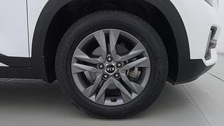 Used 2020 Kia Seltos HTX IVT G Petrol Automatic tyres RIGHT FRONT TYRE RIM VIEW