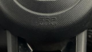 Used 2020 Renault Kwid 1.0 RXT AMT Opt Petrol Automatic top_features Airbags