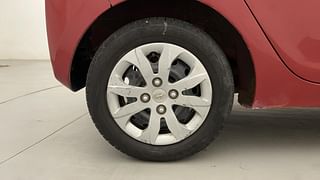 Used 2016 Hyundai Eon [2011-2018] Sportz Petrol Manual tyres RIGHT REAR TYRE RIM VIEW