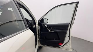 Used 2019 Mahindra XUV500 [2018-2021] W11 AT Diesel Automatic interior RIGHT FRONT DOOR OPEN VIEW