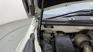 Used 2018 Tata Hexa [2016-2020] XTA Diesel Automatic engine ENGINE RIGHT SIDE HINGE & APRON VIEW