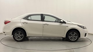Used 2016 Toyota Corolla Altis [2014-2017] GL Petrol Petrol Manual exterior RIGHT SIDE VIEW