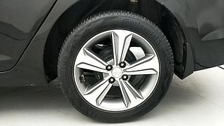 Used 2018 Hyundai Verna [2017-2020] 1.6 CRDI SX + AT Diesel Automatic tyres LEFT REAR TYRE RIM VIEW