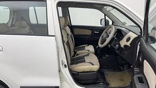 Used 2017 Maruti Suzuki Wagon R 1.0 [2010-2019] VXi Petrol Manual interior RIGHT SIDE FRONT DOOR CABIN VIEW