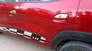 Used 2017 Renault Kwid [2015-2019] 1.0 RXT Opt Petrol Manual dents MINOR SCRATCH