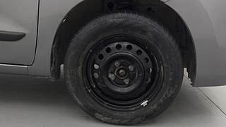 Used 2015 Maruti Suzuki Wagon R 1.0 [2010-2019] VXi Petrol Manual tyres RIGHT FRONT TYRE RIM VIEW