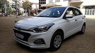 Used 2018 Hyundai Elite i20 [2014-2018] Sportz 1.2 Petrol Manual exterior LEFT FRONT CORNER VIEW