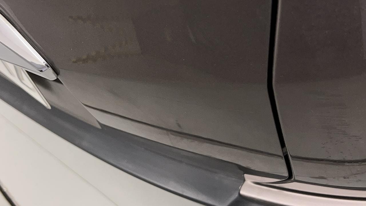 Used 2016 Honda BR-V [2016-2020] V MT Petrol Petrol Manual dents MINOR SCRATCH