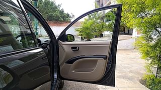 Used 2011 Hyundai i10 Magna 1.2 Kappa2 Petrol Manual interior RIGHT FRONT DOOR OPEN VIEW