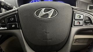 Used 2013 Hyundai i20 [2012-2014] Asta 1.2 Petrol Manual top_features Airbags