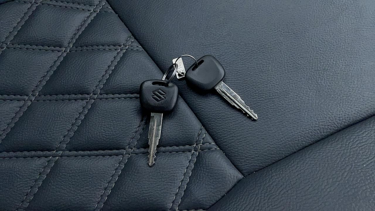 Used 2021 Maruti Suzuki Eeco STD 7 STR Petrol Manual extra CAR KEY VIEW