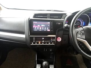 Used 2022 honda Jazz VX Petrol Manual interior MUSIC SYSTEM & AC CONTROL VIEW