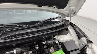 Used 2017 Maruti Suzuki Baleno [2015-2019] Zeta Petrol Petrol Manual engine ENGINE LEFT SIDE HINGE & APRON VIEW