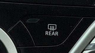 Used 2017 Maruti Suzuki Baleno [2015-2019] Zeta Petrol Petrol Manual top_features Rear defogger