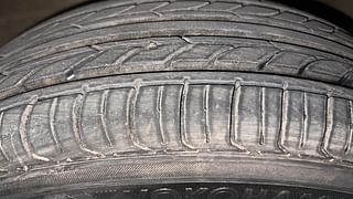 Used 2011 Maruti Suzuki Wagon R 1.0 [2010-2019] LXi Petrol Manual tyres LEFT FRONT TYRE TREAD VIEW