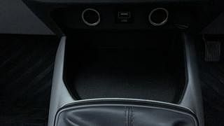 Used 2021 Hyundai Grand i10 Nios Asta 1.2 Kappa VTVT Petrol Manual top_features Wireless phone charging