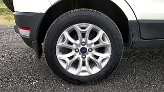 Used 2015 Ford EcoSport [2015-2017] Titanium 1.5L TDCi Diesel Manual tyres RIGHT REAR TYRE RIM VIEW