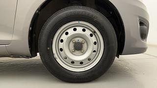 Used 2012 Maruti Suzuki Swift Dzire [2012-2015] LXI Petrol Manual tyres RIGHT FRONT TYRE RIM VIEW