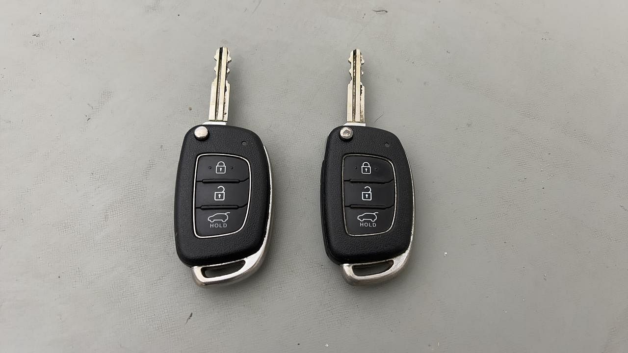 Used 2014 Hyundai Elite i20 [2014-2018] Sportz 1.2 Petrol Manual extra CAR KEY VIEW