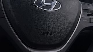 Used 2018 Hyundai Elite i20 [2018-2020] Asta 1.2 Dual Tone Petrol Manual top_features Airbags