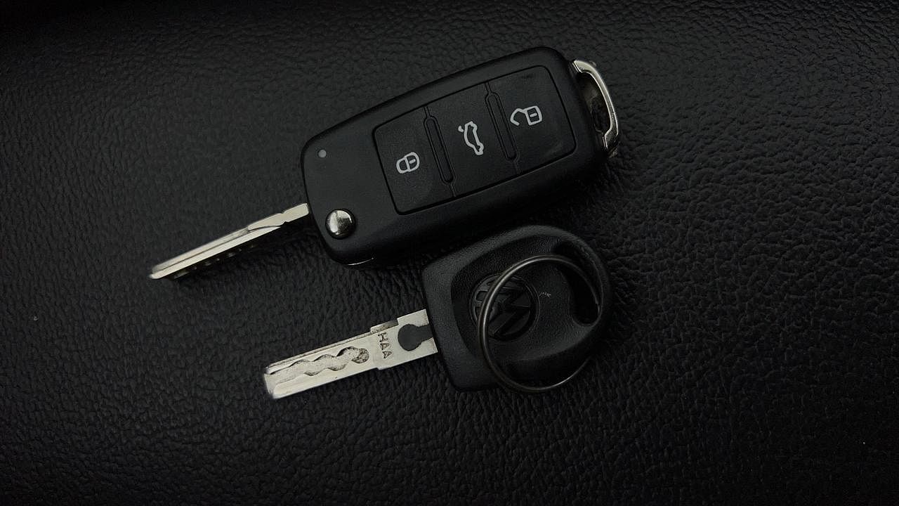 Used 2014 Volkswagen Polo [2013-2015] GT TSI Petrol Automatic extra CAR KEY VIEW