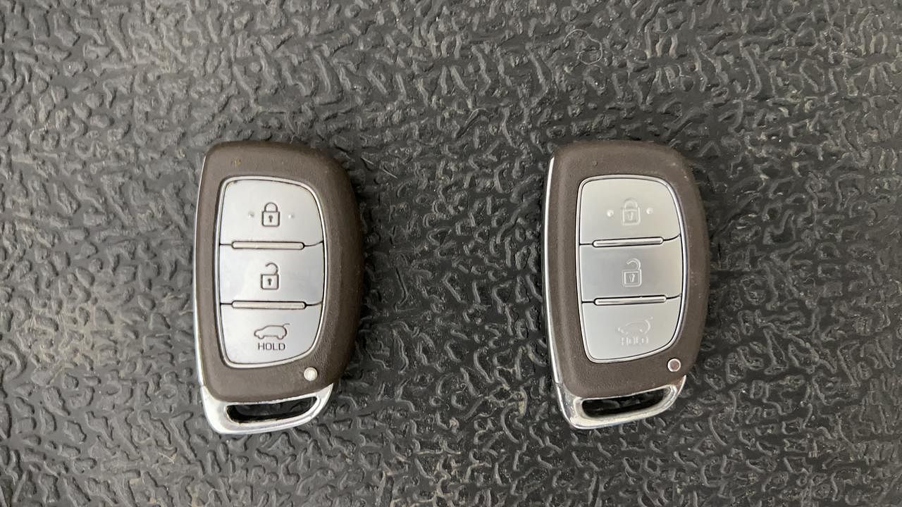 Used 2017 Hyundai Elite i20 [2014-2018] Asta 1.4 CRDI Dual Tone Diesel Manual extra CAR KEY VIEW