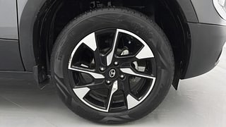 Used 2022 Tata Punch Accomplished Dazzle Pack MT Petrol Manual tyres RIGHT FRONT TYRE RIM VIEW