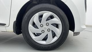 Used 2021 Hyundai New Santro 1.1 Sportz MT Petrol Manual tyres RIGHT FRONT TYRE RIM VIEW