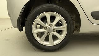 Used 2015 Hyundai Grand i10 [2013-2017] Asta AT 1.2 Kappa VTVT Petrol Automatic tyres RIGHT REAR TYRE RIM VIEW