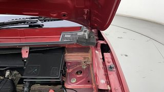 Used 2017 Renault Kwid [2015-2019] RXT Opt Petrol Manual engine ENGINE LEFT SIDE HINGE & APRON VIEW