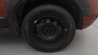 Used 2016 Renault Duster [2015-2020] RXL Petrol Petrol Manual tyres RIGHT FRONT TYRE RIM VIEW
