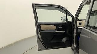 Used 2017 Maruti Suzuki Wagon R 1.0 [2013-2019] LXi CNG Petrol+cng Manual interior LEFT FRONT DOOR OPEN VIEW